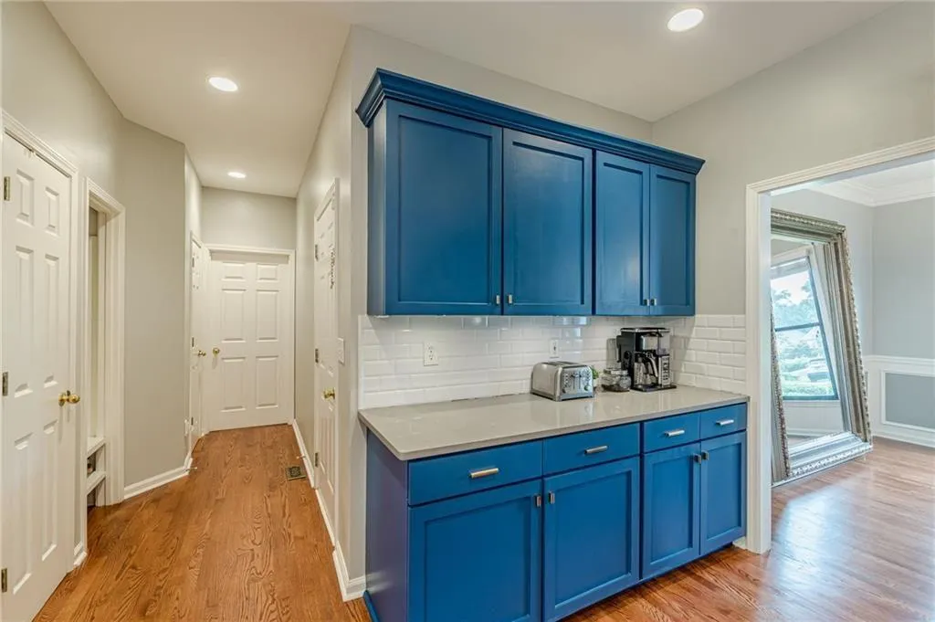 Smyrna, Georgia 30082, United States, 4 Bedrooms Bedrooms, ,3 BathroomsBathrooms,Residential,Active,192078