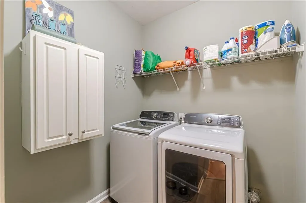 Smyrna, Georgia 30082, United States, 4 Bedrooms Bedrooms, ,3 BathroomsBathrooms,Residential,Active,192078