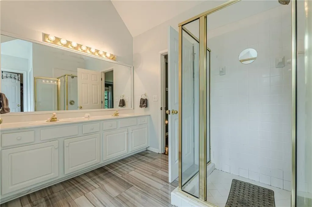 Smyrna, Georgia 30082, United States, 4 Bedrooms Bedrooms, ,3 BathroomsBathrooms,Residential,Active,192078