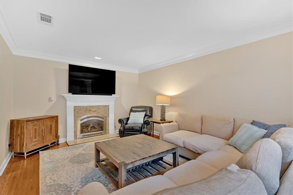 4 Mount Vernon Circle