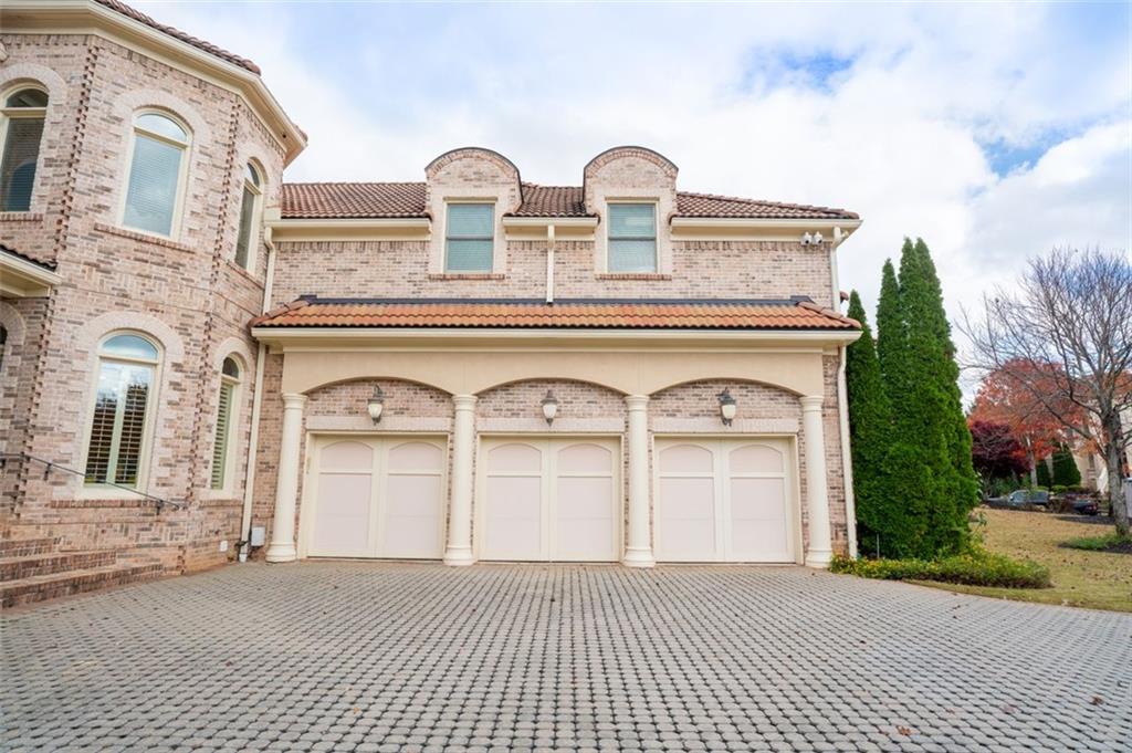 2267 VALLA PARC Court
