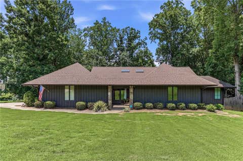 Homes For Sale - 143 Woodlake Drive<br/> Hall County, Gainesville, GA 30506