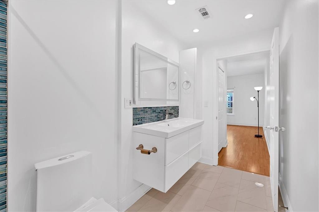 1075 Peachtree Walk #A421, Atlanta, Georgia image 10