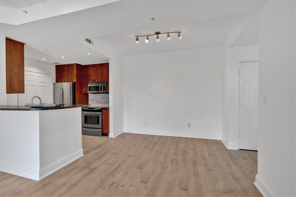 1075 Peachtree Walk #A421, Atlanta, Georgia image 3