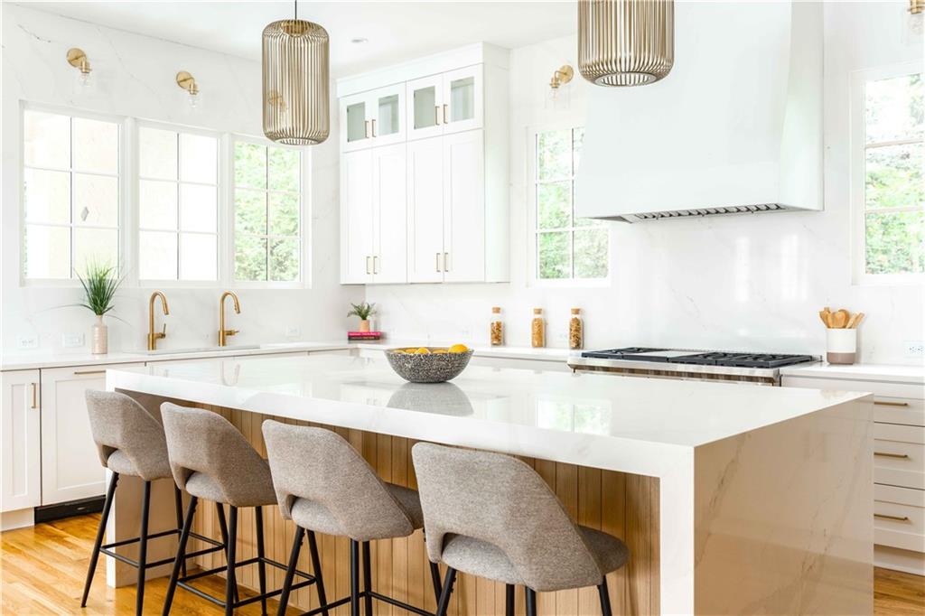 1331 Greenland Drive NE