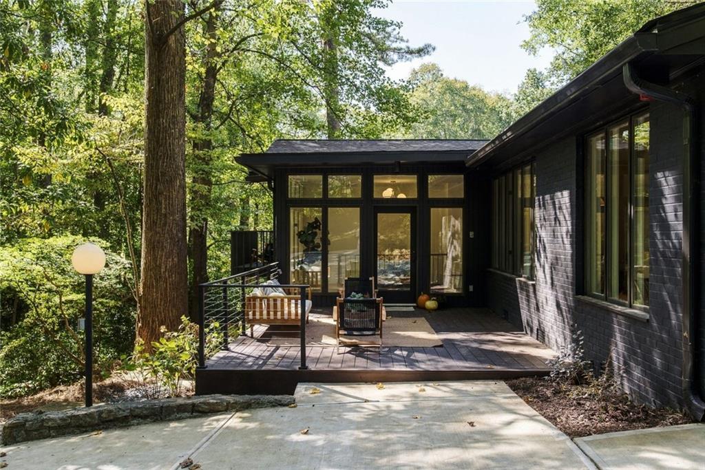 922 Barton Woods Road NE