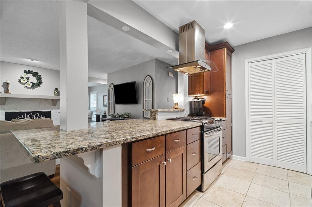 3408 Lake Pointe Circle, Roswell, Georgia image 9