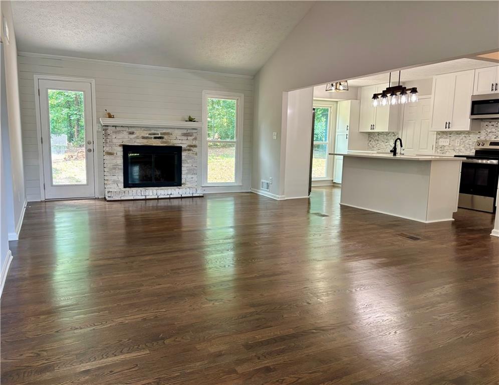 1743 Moss Drive