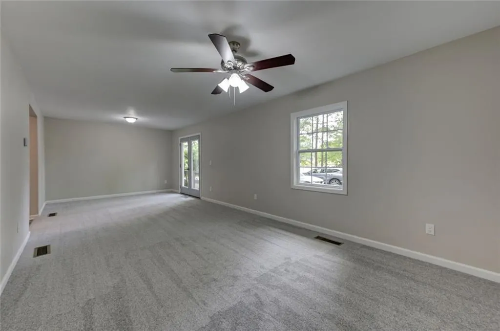 Locust Grove, Georgia 30248, United States, 5 Bedrooms Bedrooms, ,3 BathroomsBathrooms,Residential,Active,240489