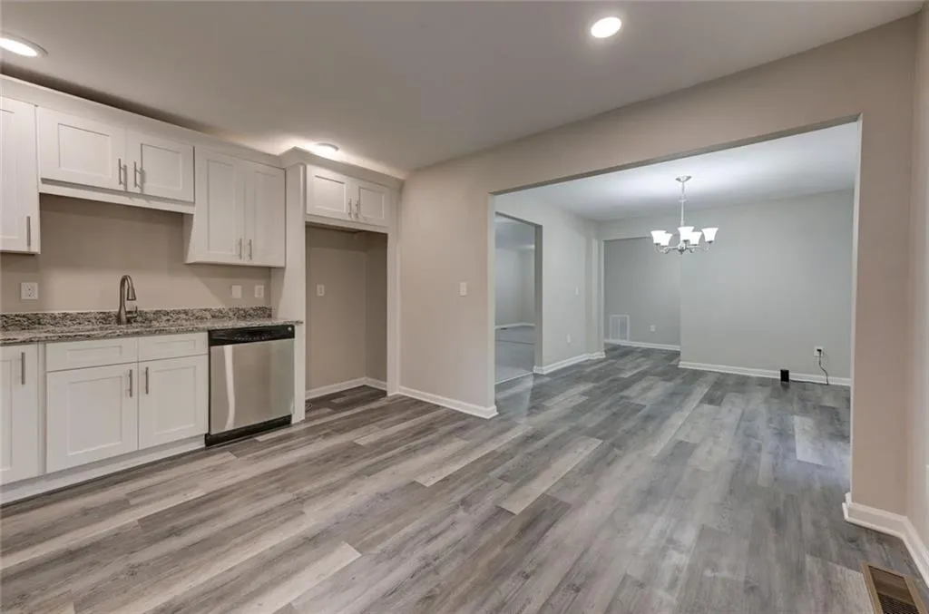 Locust Grove, Georgia 30248, United States, 5 Bedrooms Bedrooms, ,3 BathroomsBathrooms,Residential,Active,240489