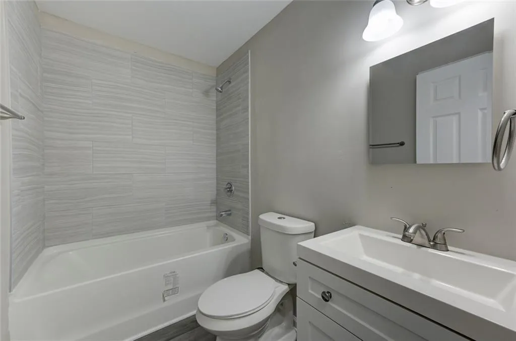 Locust Grove, Georgia 30248, United States, 5 Bedrooms Bedrooms, ,3 BathroomsBathrooms,Residential,Active,240489