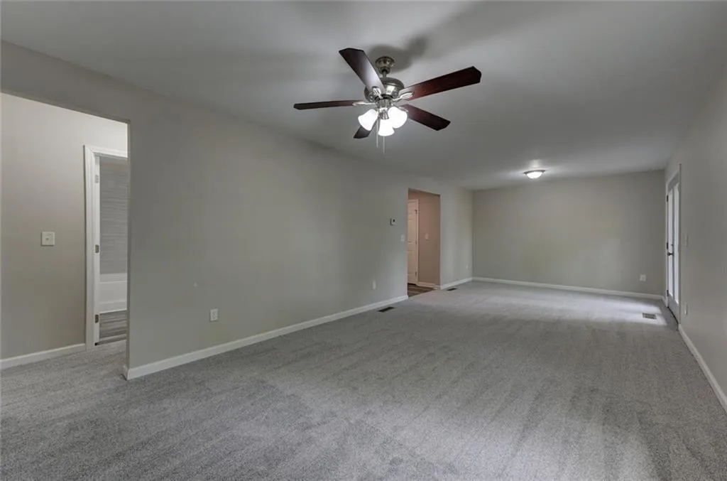 Locust Grove, Georgia 30248, United States, 5 Bedrooms Bedrooms, ,3 BathroomsBathrooms,Residential,Active,240489