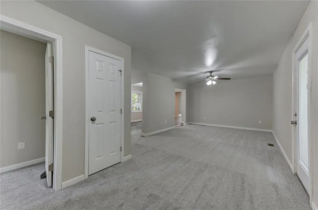 Locust Grove, Georgia 30248, United States, 5 Bedrooms Bedrooms, ,3 BathroomsBathrooms,Residential,Active,240489