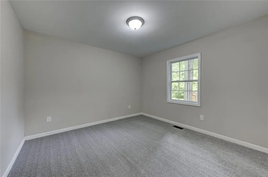 Locust Grove, Georgia 30248, United States, 5 Bedrooms Bedrooms, ,3 BathroomsBathrooms,Residential,Active,240489