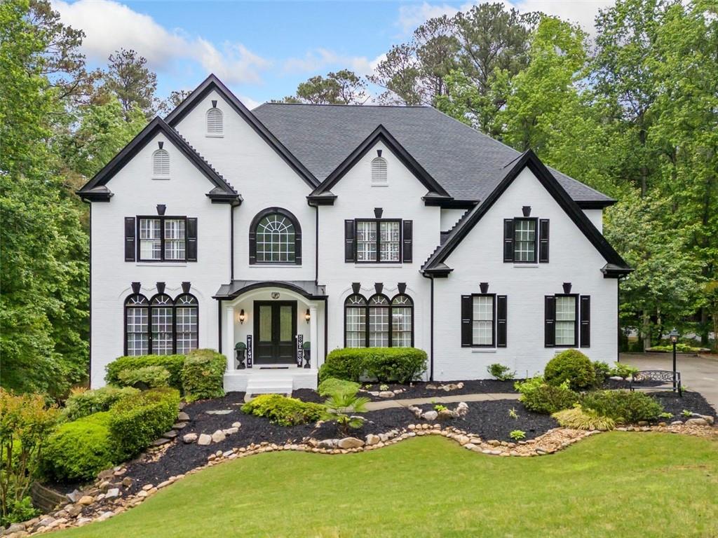 882 Hallbrook Lane