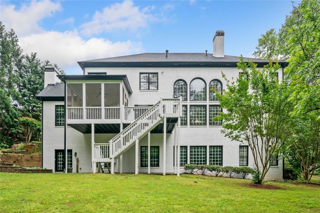 882 Hallbrook Lane