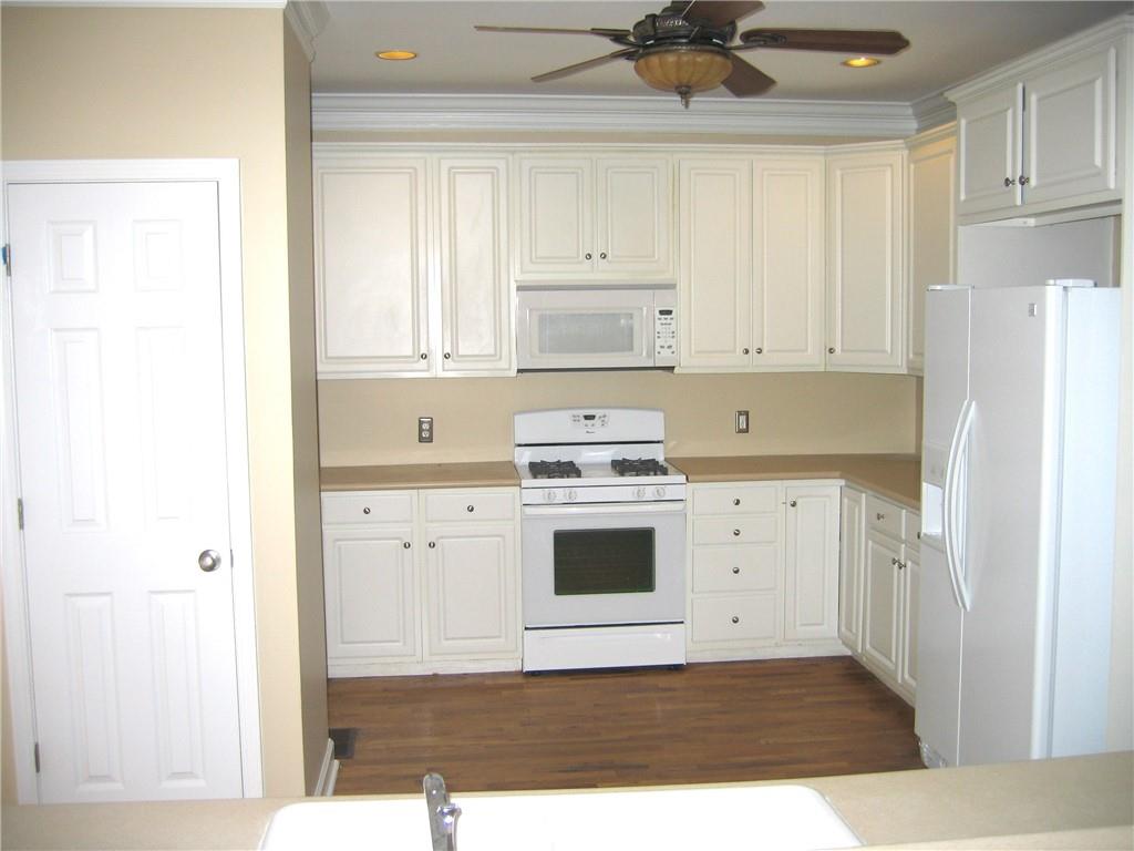 1074 Pine Grove Avenue NE