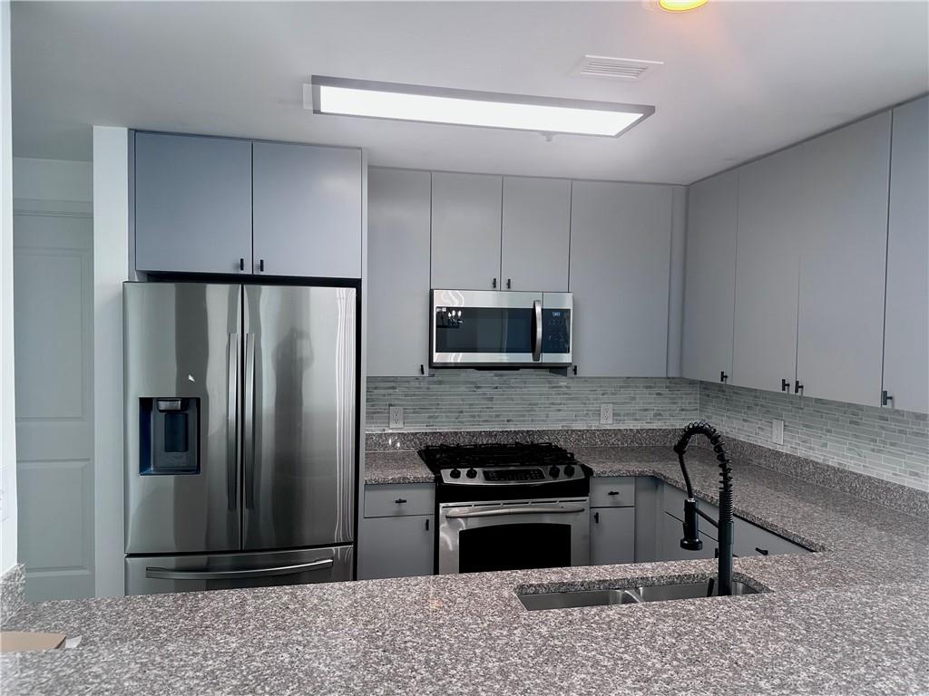 3338 Peachtree Road NE 2701