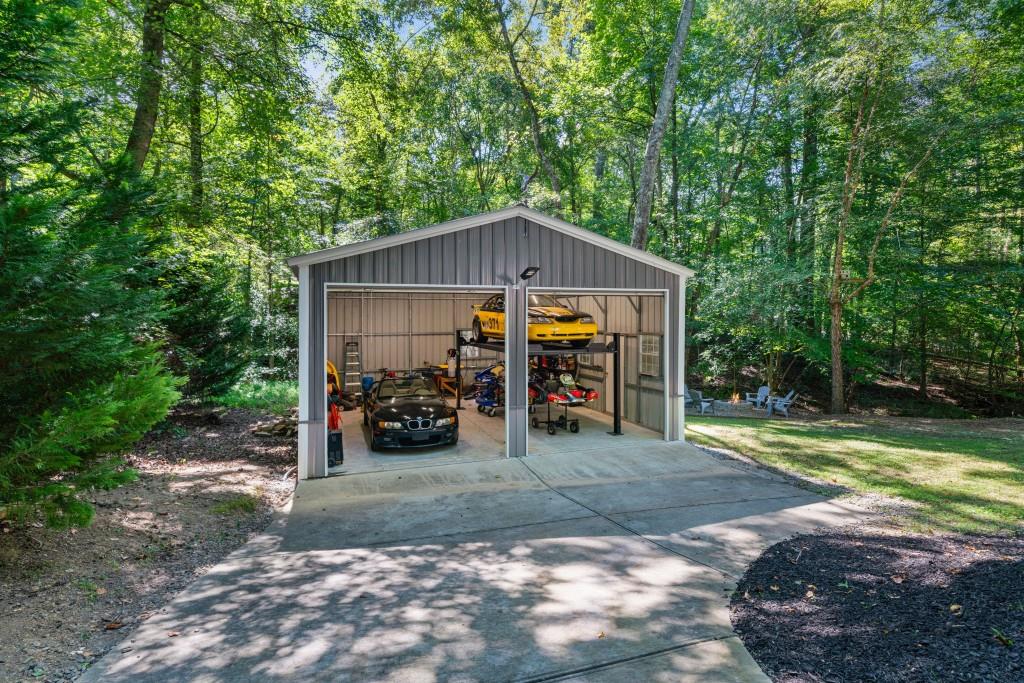 10555 Shallowford Road