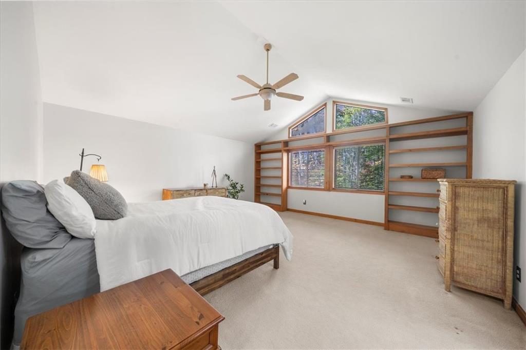 Loch Highland - Residential