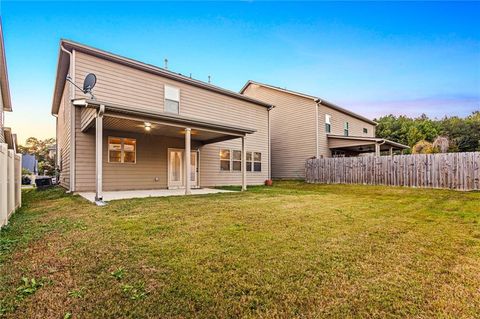 A home in Fairburn