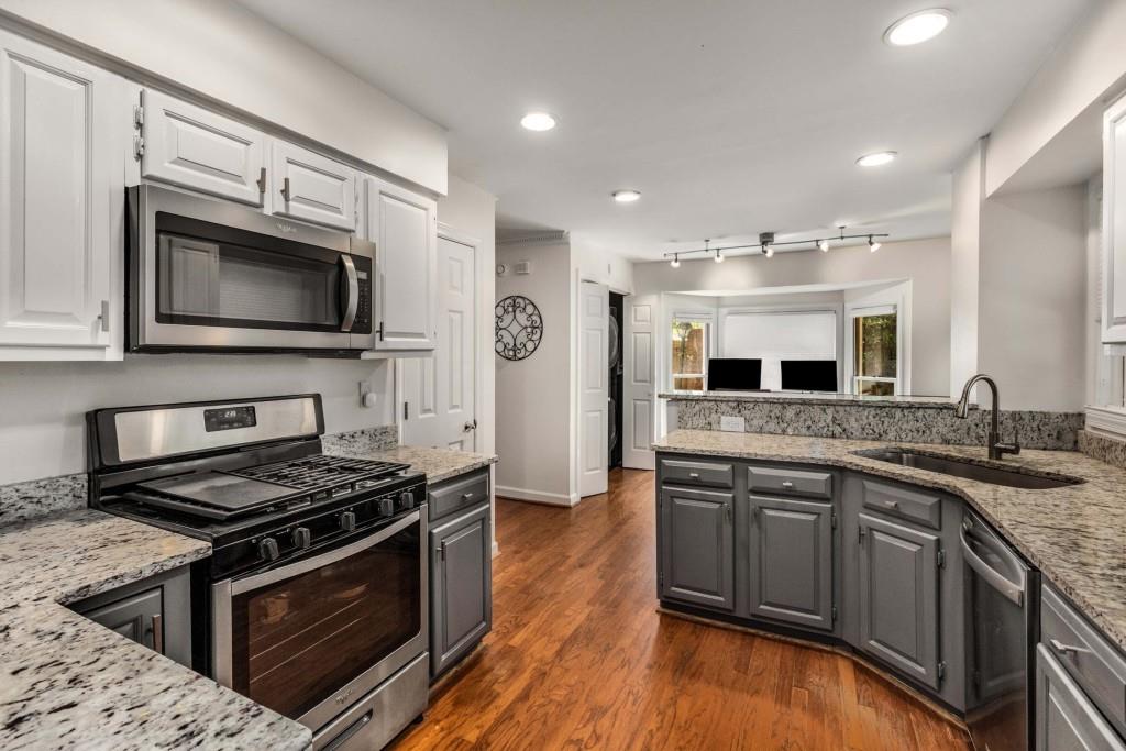1341 Sheffield Glen Way NE
