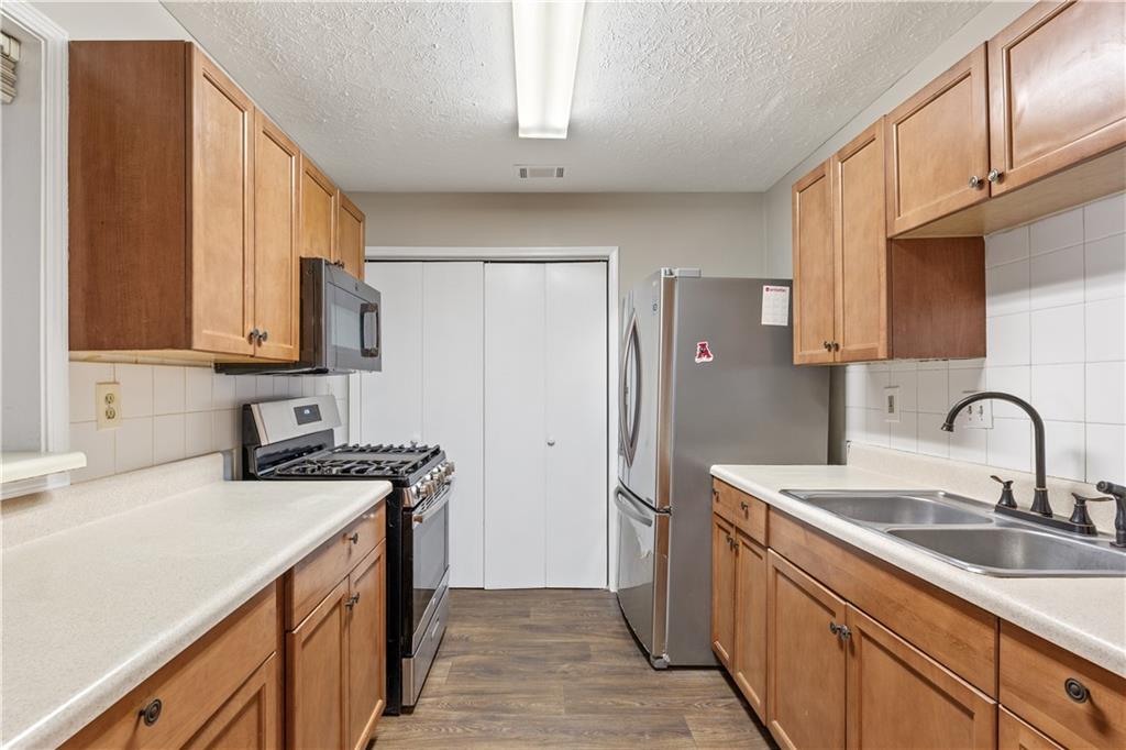 1362 Brockett Place