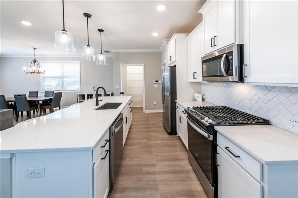 3739 Silvery Way
