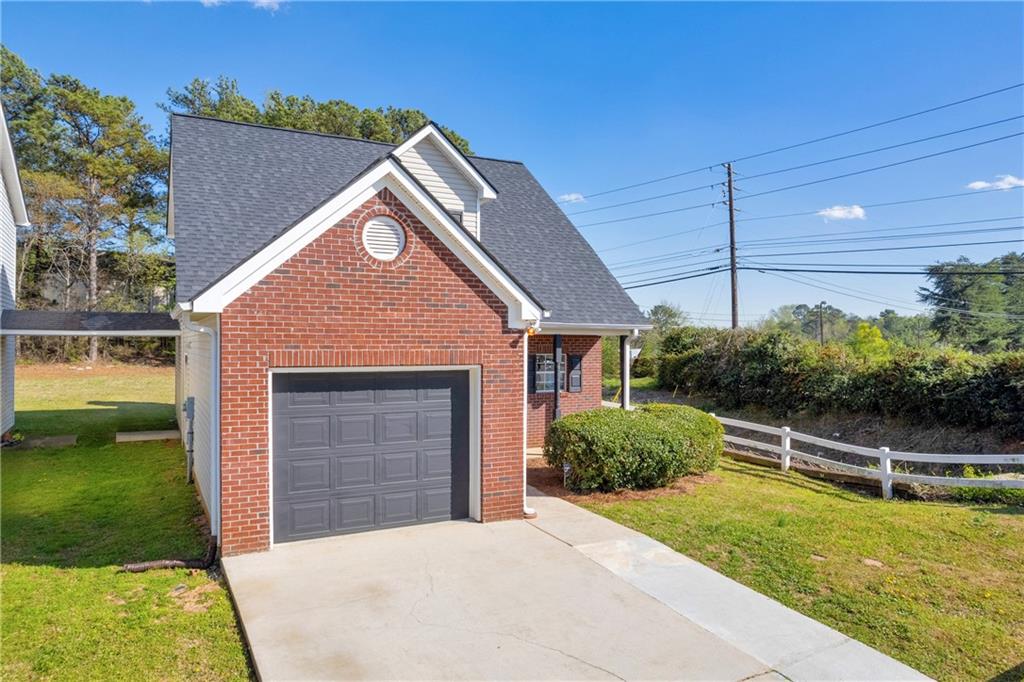 7584 Winderemere Park, Riverdale, Georgia image 2