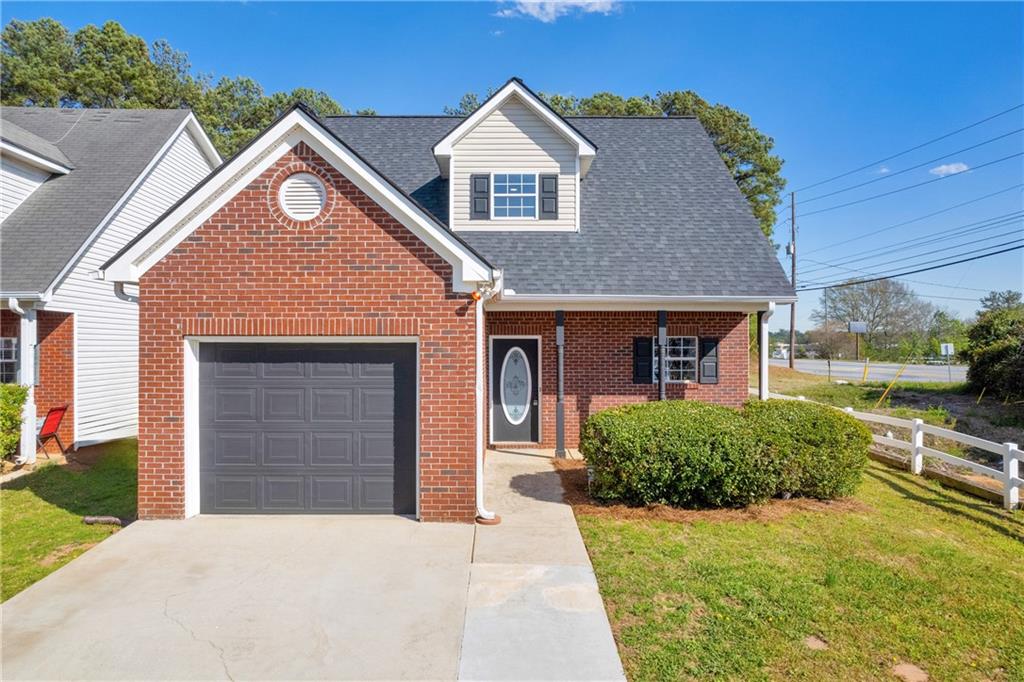 7584 Winderemere Park, Riverdale, Georgia image 1