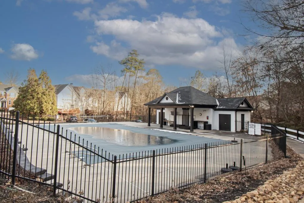 Atlanta, Georgia 30339, United States, 4 Bedrooms Bedrooms, ,3 BathroomsBathrooms,Residential,Active,18711