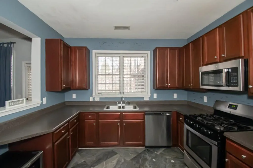 Atlanta, Georgia 30339, United States, 4 Bedrooms Bedrooms, ,3 BathroomsBathrooms,Residential,Active,18711