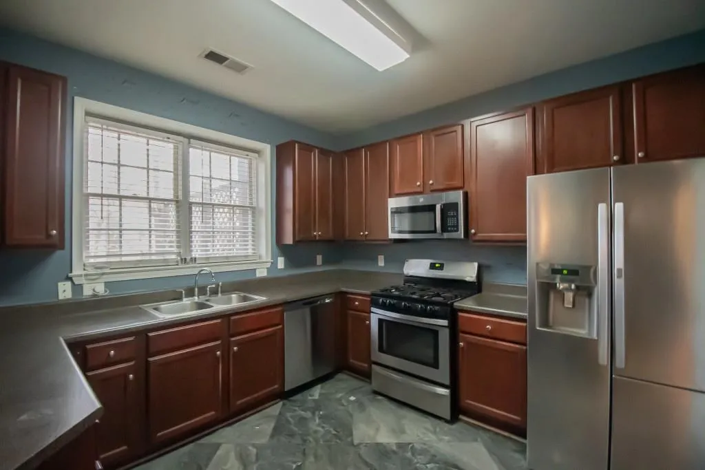 Atlanta, Georgia 30339, United States, 4 Bedrooms Bedrooms, ,3 BathroomsBathrooms,Residential,Active,18711