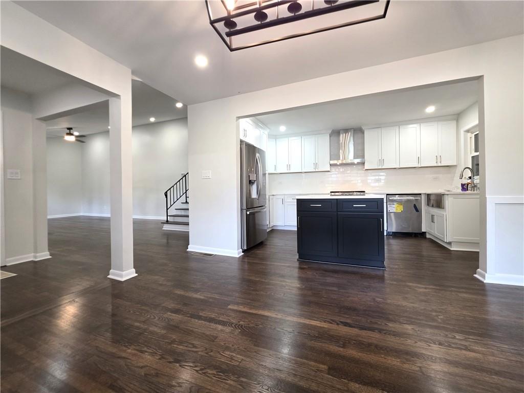 3833 Leander Court