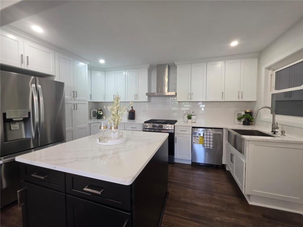 3833 Leander Court
