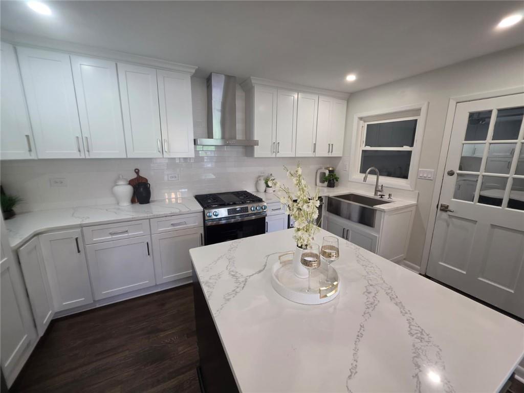 3833 Leander Court