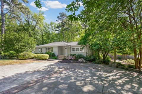 Photo of 835 Willivee Drive, Decatur, GA 30033 (MLS # 7754812)