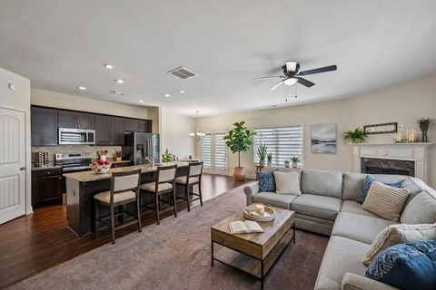 Townhouse For Sale - 256 Centerview Way<br/> Lawrenceville, GA 30046