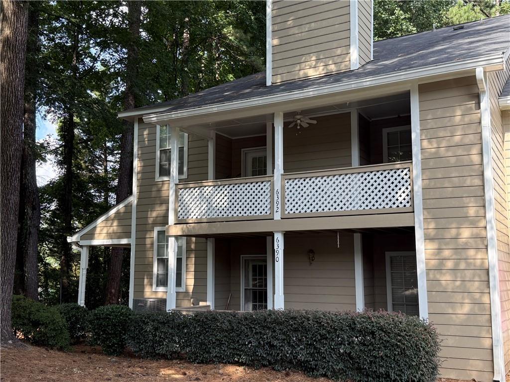 Spacious 2-bedroom, 2-bath condo in a sought-after swim community in Morrow, GA. This property needs TLC, but it has incredible potential and a promising ARV. It is Conveniently located near shopping and dining offering both accessibility and future value.