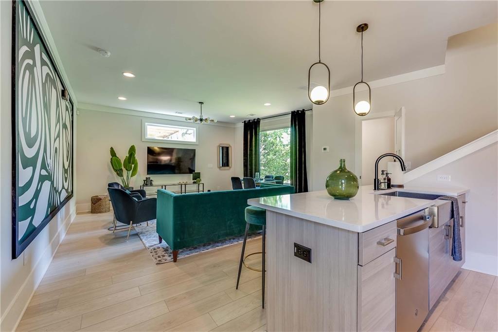 76 Mayson Avenue A