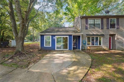 Townhouse For Sale - 3799 Henry Court<br/> Acworth, GA 30101