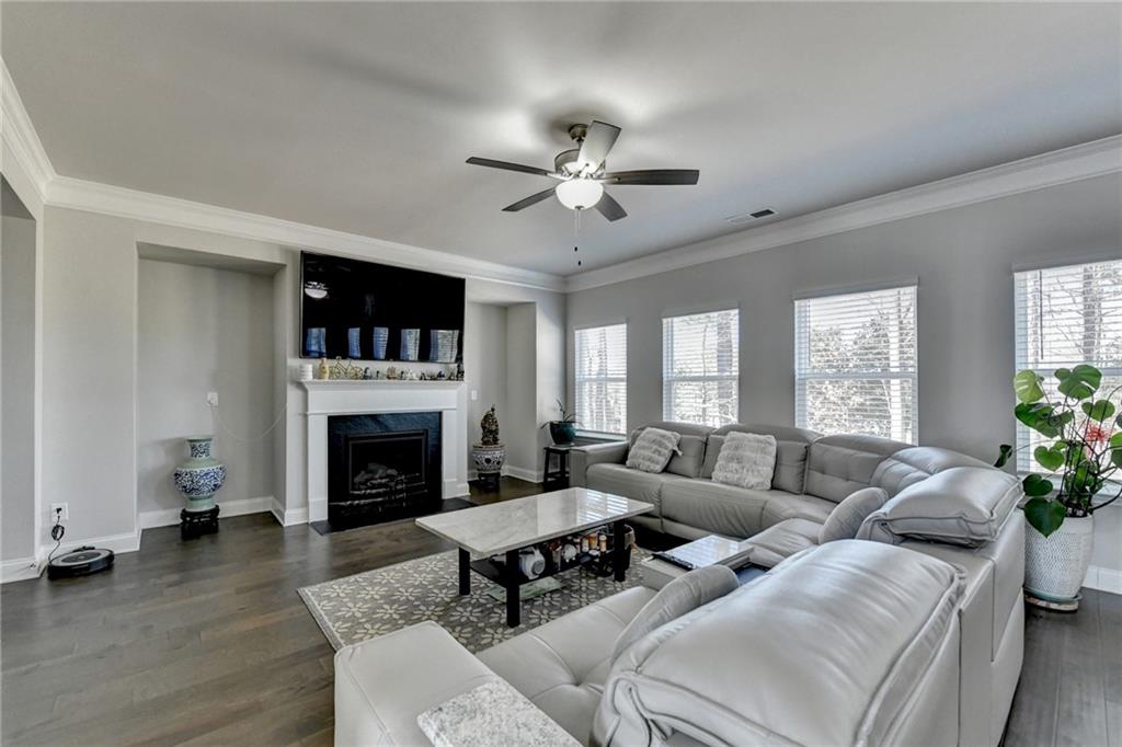 5100 Woodline View Circle