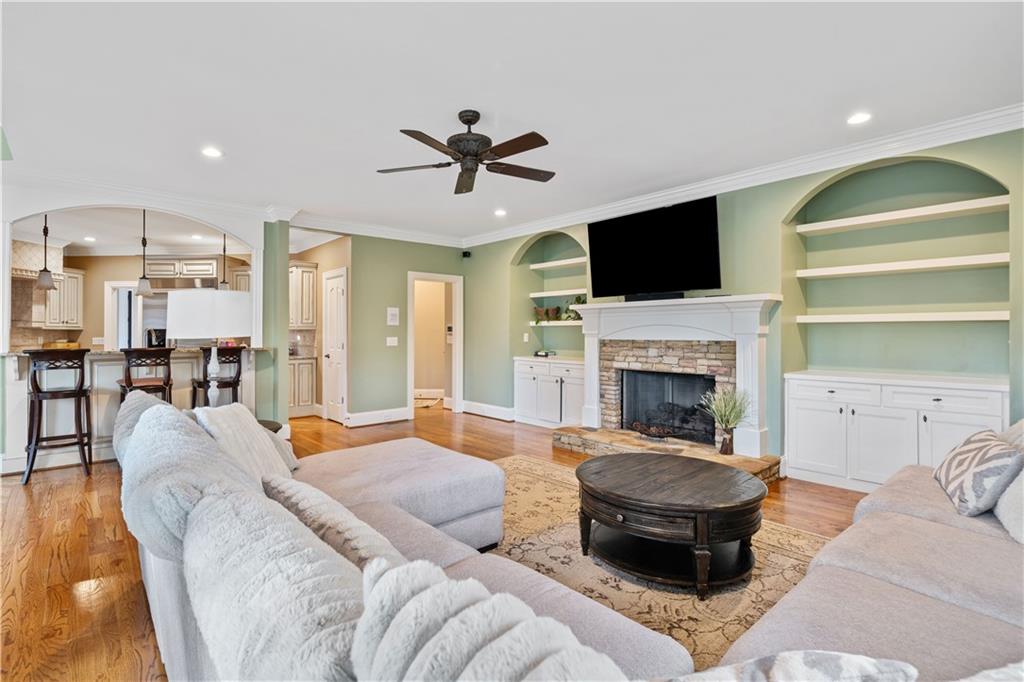 912 Lenora Drive, Kennesaw, Georgia image 17