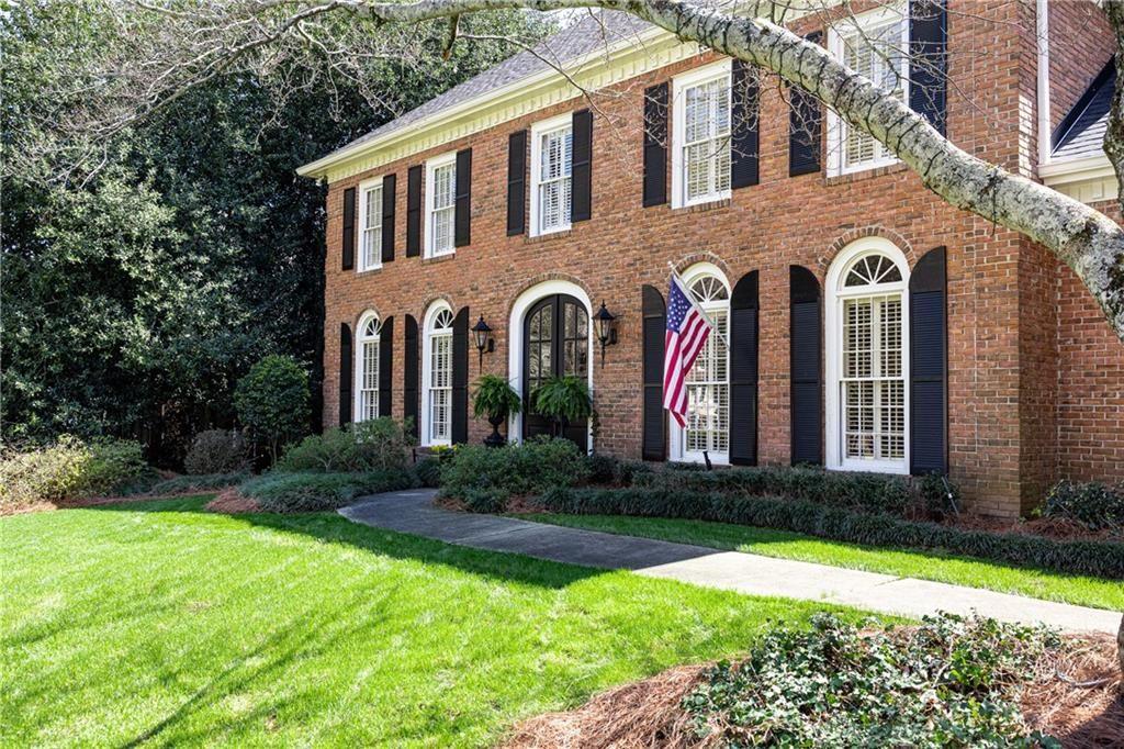 310 Cameron Ridge Drive NW