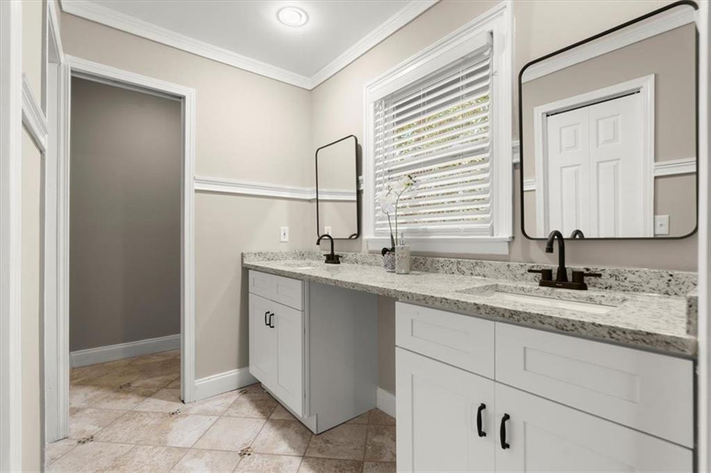 7058 Lakeview Lane, Peachtree Corners, Georgia image 26