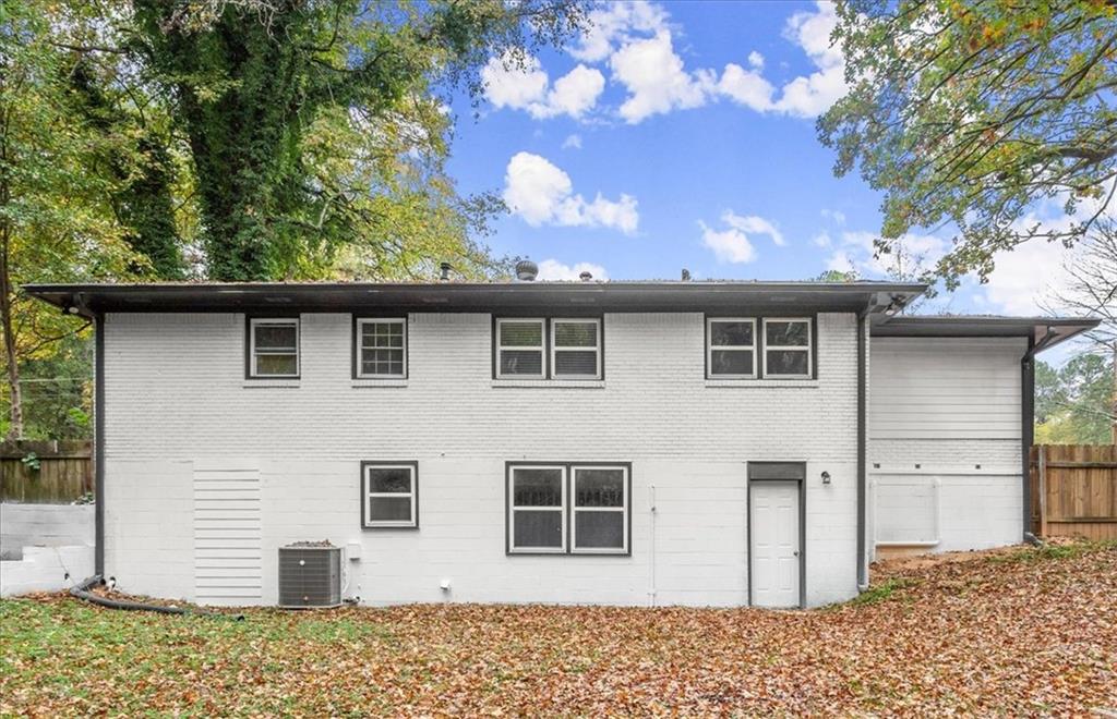 7058 Lakeview Lane, Peachtree Corners, Georgia image 36