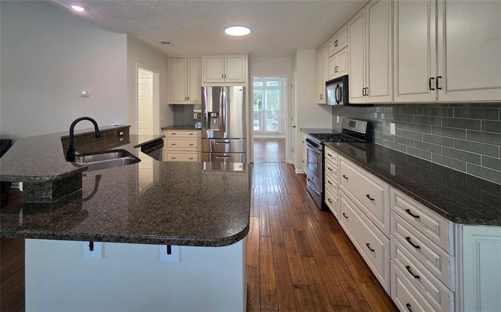 2004 Westover Lane, Kennesaw, Georgia image 4
