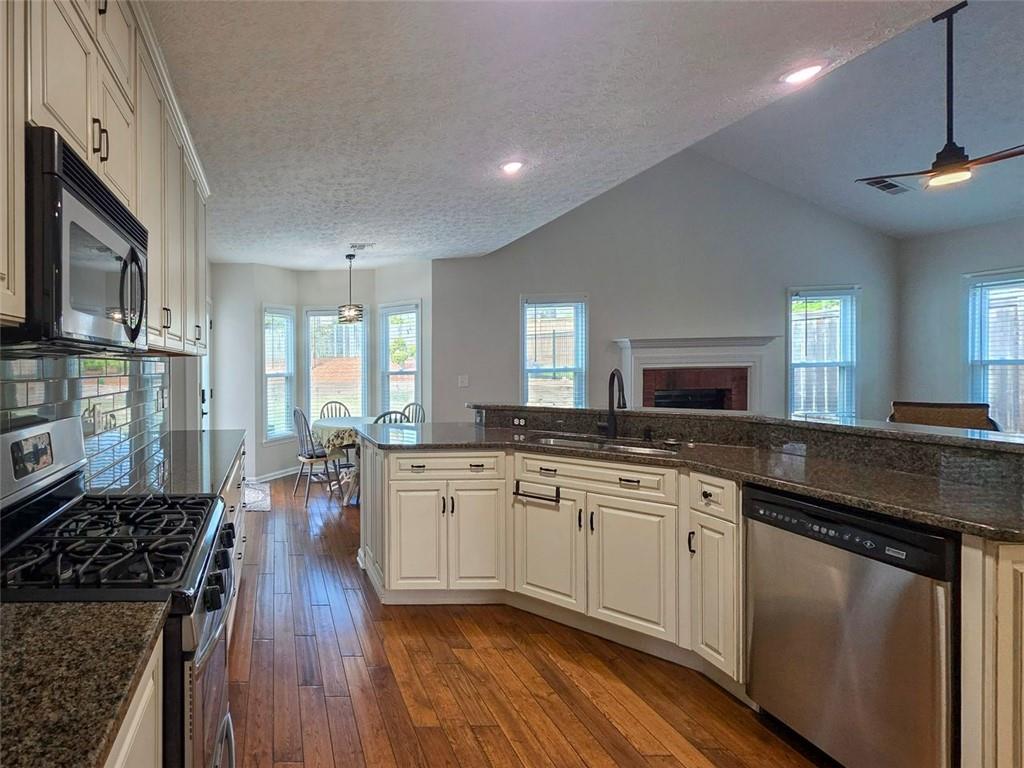 2004 Westover Lane, Kennesaw, Georgia image 2