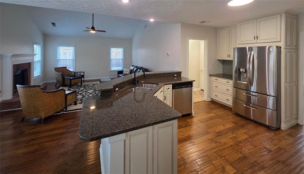2004 Westover Lane, Kennesaw, Georgia image 6