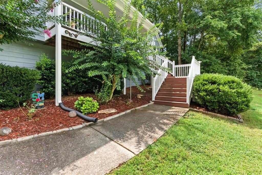 40 Yellowstone Lane